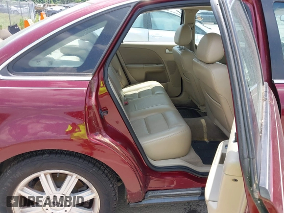 2005 Ford Five Hundred Limited with VIN 1FAHP28125G171098, listed as a IAAI auction lot 42646989 with Not provided miles and . Bid and sale history available at DreamBid. Image 8.