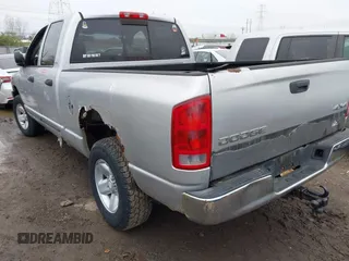 2002 Dodge 1500 z VIN 3D7HU18Z72G142477, wystawiony jako IAAI lot #42020799 z przebiegiem 208 996 mil mil oraz . Historia ofert i sprzedaży dostępna na DreamBid. Obrazek 3.