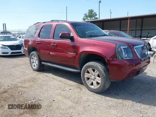 2008 GMC Yukon SLT w/4SB with VIN 1GKFC13078R269756, listed as a IAAI auction lot 41900821 with 275,343 mi miles. Bid and sale history available at carsss.com. Image 1.