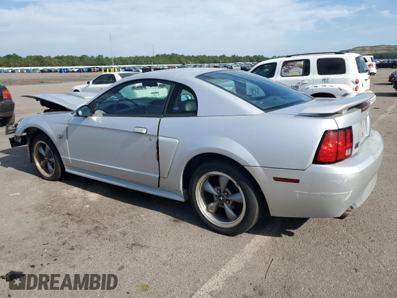 2004 Ford Mustang GT Deluxe with VIN 1FAFP42X74F208831, listed as a Copart auction lot 62903735 with 44,279 mi miles and Clean title. Bid and sale history available at DreamBid. Image 2.