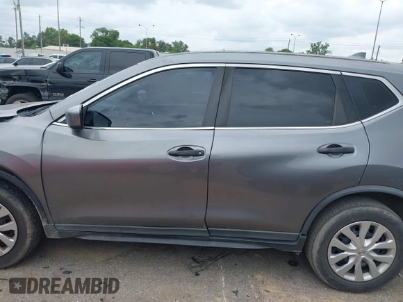 2017 Nissan Rogue SV z VIN KNMAT2MV7HP607531, wystawiony jako IAAI lot #42134855 z przebiegiem 163 810 mil mil oraz . Historia ofert i sprzedaży dostępna na DreamBid. Obrazek 14.