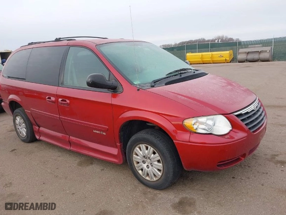 2006 Chrysler Town & Country LWB LX with VIN 2A4GP44R26R833530, listed as a IAAI auction lot 41776567 with 54,083 mi miles. Bid and sale history available at carsss.com. Image 1.