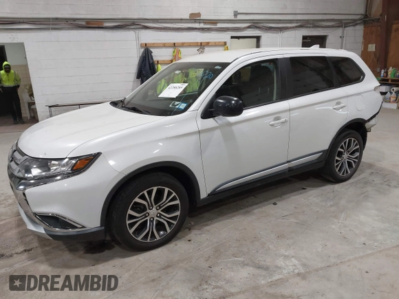 2018 Mitsubishi Outlander ES z VIN JA4AZ2A34JZ008883, wystawiony jako IAAI lot #42288285 z przebiegiem 65 554 mil mil oraz . Historia ofert i sprzedaży dostępna na DreamBid. Obrazek 2.