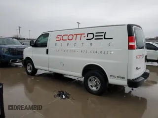 2020 Chevrolet Express Cargo Van with VIN 1GCWGAFP9L1241814, listed as a Copart auction lot 84927294 with 124,561 mi miles and Salvage Title. Bid and sale history available at carsss.com. Image 2.