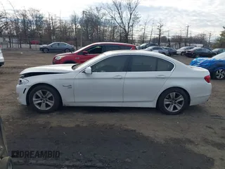 2012 BMW 5 Series 528i xDrive with VIN WBAXH5C53CDW10660, listed as a IAAI auction lot 41016708 with 157,757 mi miles and . Bid and sale history available at carsss.com. Image 14.