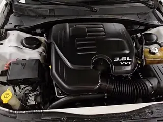 2019 Chrysler 300 S с VIN 2C3CCABG8KH566009, выставлен на аукционе Copart как лот 81253795 с пробегом 182 277 миль миль и Чистый • Clean title. История ставок и продаж доступна на DreamBid. Изображение 13.