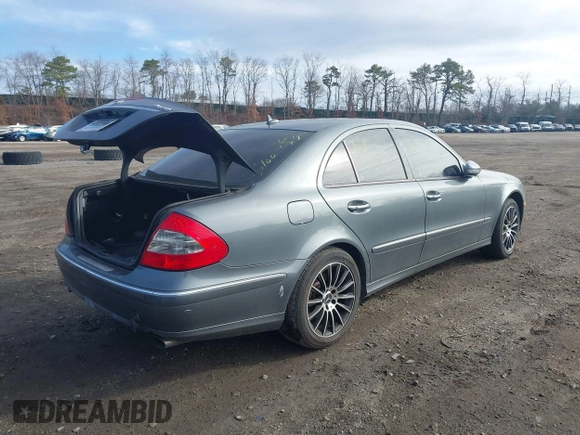 2008 Mercedes-Benz E-Class Luxury 3.5L with VIN WDBUF87X08B322847, listed as a IAAI auction lot 41819812 with 999,999 mi miles. Bid and sale history available at carsss.com. Image 4.