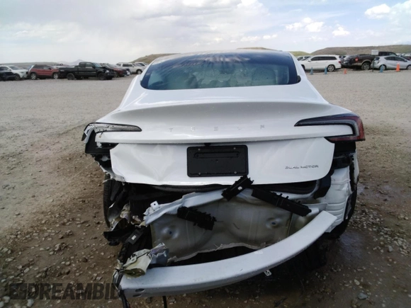 2025 Tesla Model 3 Long Range z VIN 5YJ3E1EBXSF968724, wystawiony jako Copart lot #53128525 z przebiegiem 1 127 mil mil oraz Szkoda całkowita • Salvage title. Historia ofert i sprzedaży dostępna na DreamBid. Obrazek 6.