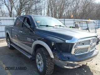 2017 Ram 1500 Laramie z VIN 1C6RR7NT8HS502562, wystawiony jako IAAI lot #41772044 z przebiegiem 109 717 mil mil oraz . Historia ofert i sprzedaży dostępna na DreamBid. Obrazek 1.