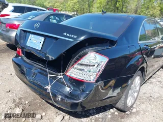 2007 Mercedes-Benz S-Class 5.5L V8 with VIN WDDNG86X97A090361, listed as a IAAI auction lot 41976832 with 210,763 mi miles. Bid and sale history available at carsss.com. Image 6.