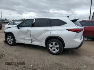 2022 Toyota Highlander L with VIN 5TDCZRAH0NS120106, listed as a Copart auction lot 59477505 with 42,971 mi miles and Salvage title. Bid and sale history available at DreamBid. Image 2.