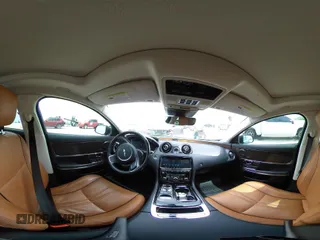 2019 Jaguar XJ z VIN SAJWA1CEXKMW22140, wystawiony jako IAAI lot #42113507 z przebiegiem 24 207 mil mil oraz . Historia ofert i sprzedaży dostępna na DreamBid. Obrazek 18.
