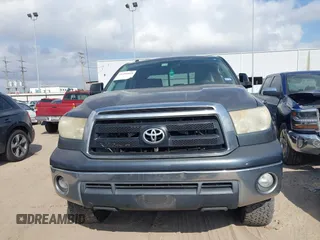 2010 Toyota Tundra z VIN 5TFUW5F13AX138105, wystawiony jako IAAI lot #41499018 z przebiegiem 295 414 mil mil oraz . Historia ofert i sprzedaży dostępna na DreamBid. Obrazek 13.
