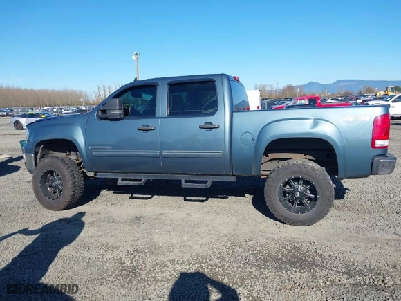 2009 GMC Sierra 1500 Work Truck with VIN 3GTEK13389G192899, listed as a IAAI auction lot 41674284 with 181,213 mi miles. Bid and sale history available at carsss.com. Image 14.