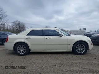 2005 Chrysler 300 with VIN 2C3JA63H25H686717, listed as a IAAI auction lot 41925750 with 230,196 mi miles. Bid and sale history available at carsss.com. Image 13.