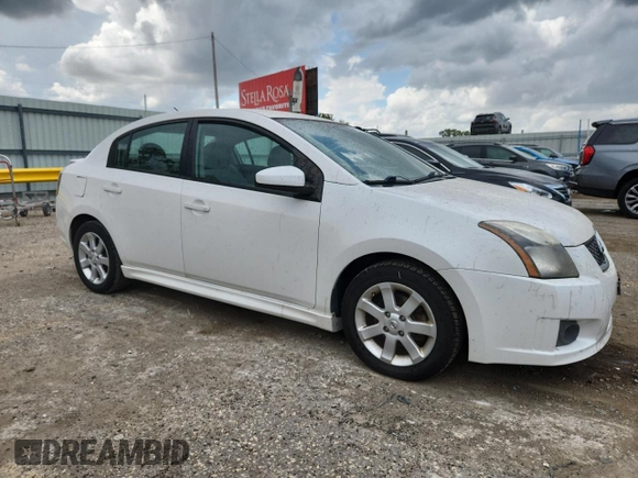 2011 Nissan Sentra S z VIN 3N1AB6AP2BL688735, wystawiony jako Copart lot #61795085 z przebiegiem 83 741 mil mil oraz Czysty tytuł • Clean title. Historia ofert i sprzedaży dostępna na DreamBid. Obrazek 4.
