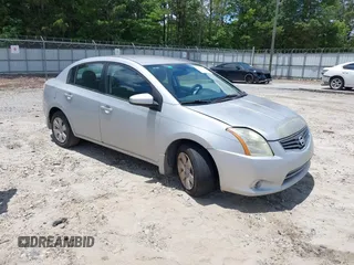 2010 Nissan Sentra SL z VIN 3N1AB6AP7AL612717, wystawiony jako IAAI lot #42513035 z przebiegiem 169 977 mil mil oraz . Historia ofert i sprzedaży dostępna na DreamBid. Obrazek 1.