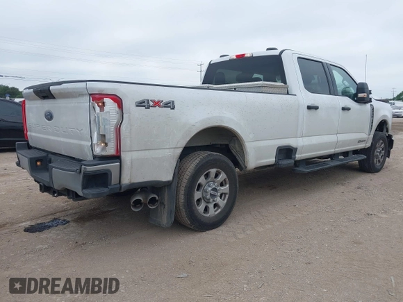 2024 Ford Super Duty F-250 SRW XL with VIN 1FT7W2BT2RED24809, listed as a IAAI auction lot 42186884 with 82,971 mi miles. Bid and sale history available at carsss.com. Image 4.