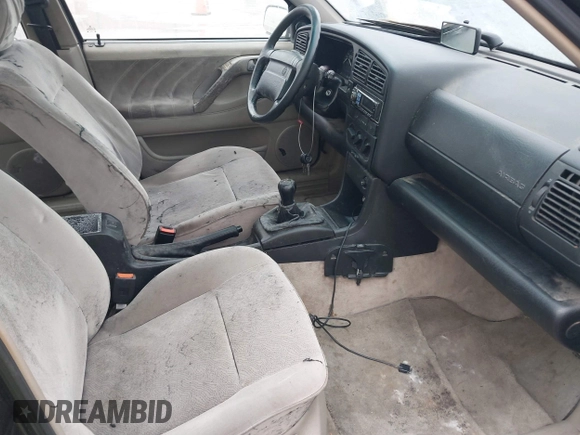 1996 Volkswagen Passat z VIN WVWEE83A6TE157789, wystawiony jako IAAI lot #41798846 z przebiegiem 141 130 mil mil oraz . Historia ofert i sprzedaży dostępna na DreamBid. Obrazek 5.