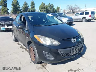 2011 Mazda Mazda2 Sport with VIN JM1DE1HY1B0114532, listed as a IAAI auction lot 41632552 with 259,162 mi miles. Bid and sale history available at carsss.com. Image 1.
