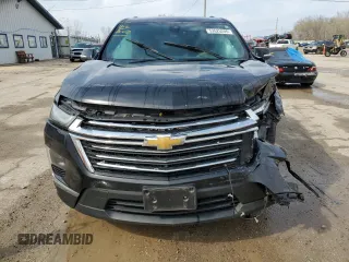 2022 Chevrolet Traverse LT z VIN 1GNERHKW8NJ113120, wystawiony jako Copart lot #52625205 z przebiegiem Nie podano mil oraz Szkoda całkowita • Salvage title. Historia ofert i sprzedaży dostępna na DreamBid. Obrazek 5.