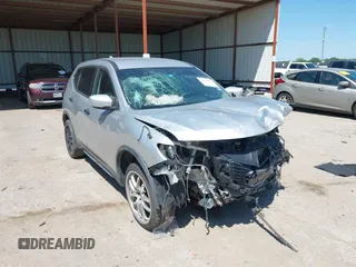 2018 Nissan Rogue SV z VIN KNMAT2MV0JP520818, wystawiony jako IAAI lot #42029891 z przebiegiem Nie podano mil oraz . Historia ofert i sprzedaży dostępna na DreamBid. Obrazek 1.