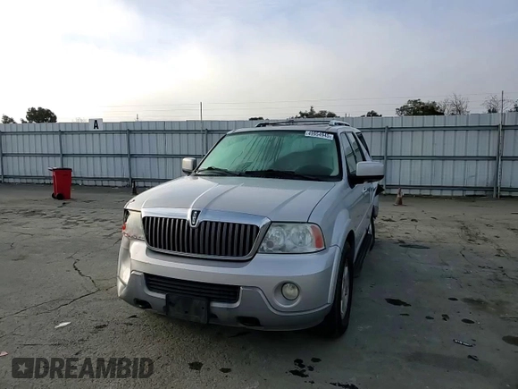 2003 Lincoln Navigator Luxury with VIN 5LMFU28R03LJ41143, listed as a Copart auction lot 49954945 with 79,339 mi miles and Salvage title. Bid and sale history available at DreamBid. Image 11.