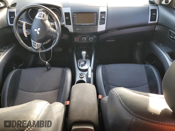 2011 Mitsubishi Outlander SE z VIN JA4JT3AW1BU037922, wystawiony jako Copart lot #48777005 z przebiegiem Nie podano mil oraz Czysty tytuł • Clean title. Historia ofert i sprzedaży dostępna na DreamBid. Obrazek 8.