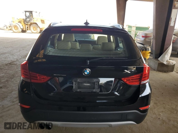 2013 BMW X1 28i z VIN WBAVM1C50DVW43672, wystawiony jako Copart lot #60318395 z przebiegiem 59 636 mil mil oraz Szkoda całkowita • Salvage title. Historia ofert i sprzedaży dostępna na DreamBid. Obrazek 6.