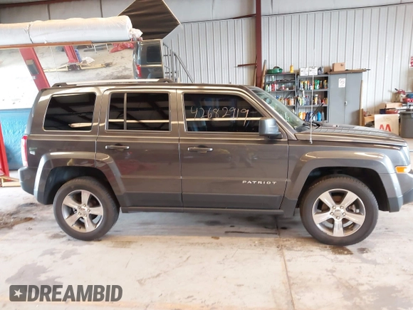 2016 Jeep Patriot Latitude with VIN 1C4NJRFB4GD804403, listed as a IAAI auction lot 42682919 with 105,360 mi miles and . Bid and sale history available at DreamBid. Image 13.