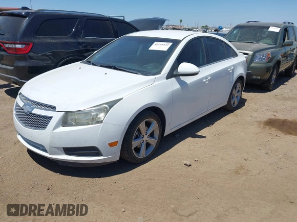 2014 Chevrolet Cruze 2LT z VIN 1G1PE5SB1E7231489, wystawiony jako IAAI lot #42299822 z przebiegiem 110 342 mil mil oraz . Historia ofert i sprzedaży dostępna na DreamBid. Obrazek 2.