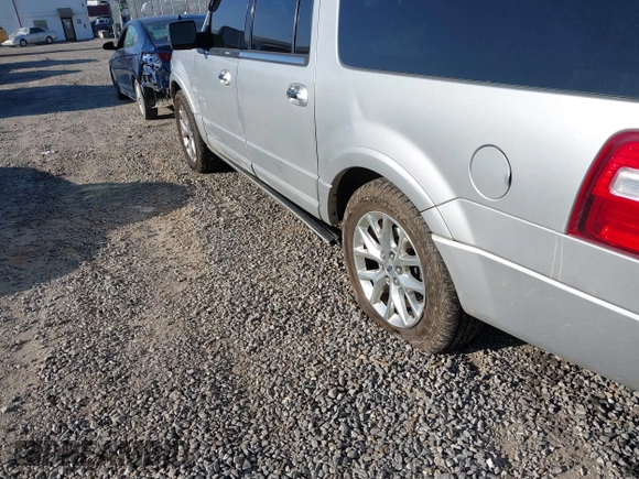 2015 Ford Expedition Max Limited с VIN 1FMJK2AT8FEF19713, выставлен на аукционе IAAI как лот 41737500 с пробегом 160 164 миль миль и . История ставок и продаж доступна на DreamBid. Изображение 6.