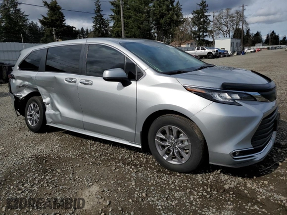 2023 Toyota Sienna XLE with VIN 5TDYSKFC8PS077927, listed as a Copart auction lot 49359515 with 34,718 mi miles and Salvage Title. Bid and sale history available at carsss.com. Image 4.