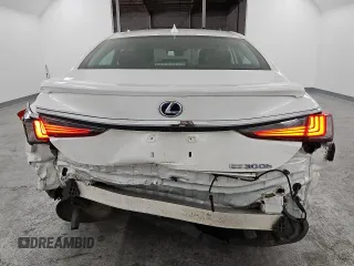 2021 Lexus ES with VIN 58ACA1C12MU009354, listed as a Copart auction lot 44401795 with 127,396 mi miles and Clean Title. Bid and sale history available at carsss.com. Image 6.