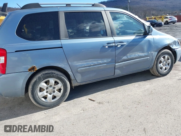 2007 Kia Sedona with VIN KNDMB133576126515, listed as a IAAI auction lot 41497785 with 112,034 mi miles. Bid and sale history available at carsss.com. Image 6.