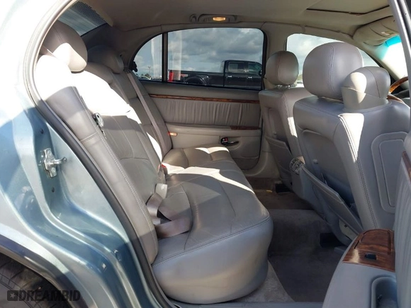 2004 Buick Park Avenue Ultra with VIN 1G4CU541644157768, listed as a IAAI auction lot 41522271 with 121482 miles. Bid and sale history available at carsss.com. Image 8.