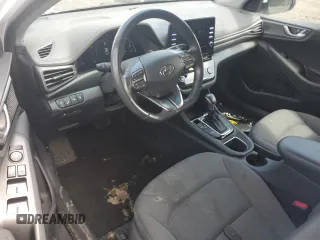 2022 Hyundai Ioniq SE с VIN KMHC75LC9NU276149, выставлен на аукционе Copart как лот 57220835 с пробегом 51 599 миль миль и Списание • Salvage title. История ставок и продаж доступна на DreamBid. Изображение 8.