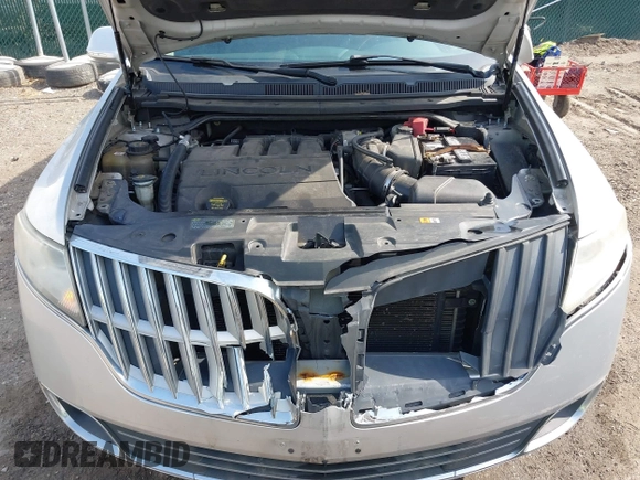 2011 Lincoln MKT with VIN 2LMHJ5AR0BBJ50346, listed as a IAAI auction lot 41726833 with 203,523 mi miles and . Bid and sale history available at DreamBid. Image 10.