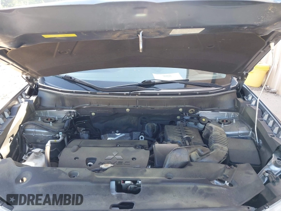 2018 Mitsubishi Outlander SE with VIN JA4AR3AW4JU006449, listed as a IAAI auction lot 42159454 with 84,336 mi miles and . Bid and sale history available at DreamBid. Image 10.