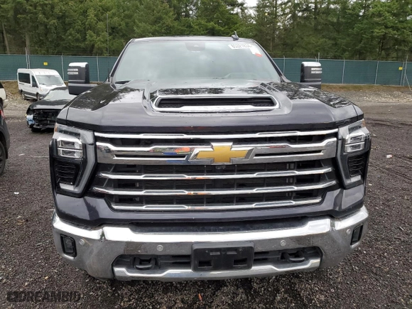 2024 Chevrolet Silverado 2500HD LTZ with VIN 2GC4YPE70R1111772, listed as a Copart auction lot 85321834 with 9,713 mi miles and Salvage Title. Bid and sale history available at carsss.com. Image 5.