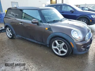 2012 MINI Clubman z VIN WMWZF3C53CT189354, wystawiony jako Copart lot #42377095 z przebiegiem 134 545 mil mil oraz Szkoda całkowita • Salvage title. Historia ofert i sprzedaży dostępna na DreamBid. Obrazek 4.