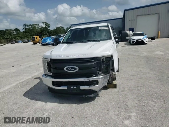 2019 Ford F-250 XL with VIN 1FT7W2BT8KED85152, listed as a Copart auction lot 59598275 with 171,026 mi miles and Salvage title. Bid and sale history available at DreamBid. Image 14.