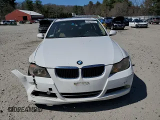 2007 BMW 3 Series 328i z VIN WBAVA33557KX83131, wystawiony jako Copart lot #53521235 z przebiegiem 119 940 mil mil oraz Czysty tytuł • Clean title. Historia ofert i sprzedaży dostępna na DreamBid. Obrazek 5.