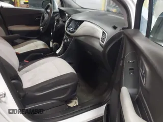 2017 Chevrolet Trax LT with VIN 3GNCJPSB8HL140918, listed as a IAAI auction lot 41730551 with 114,220 mi miles and . Bid and sale history available at carsss.com. Image 5.