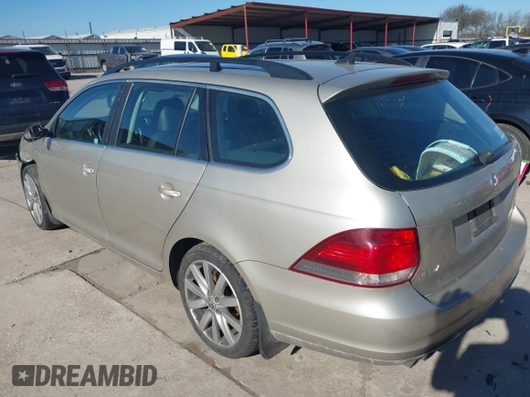 2012 Volkswagen Jetta SportWagen TDI with VIN 3VWPL7AJ8CM696238, listed as a IAAI auction lot 41369436 with 200,070 mi miles. Bid and sale history available at carsss.com. Image 3.