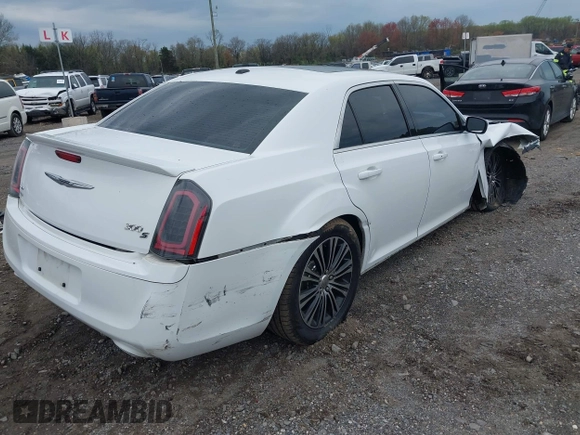 2013 Chrysler 300 S z VIN 2C3CCAGT5DH733211, wystawiony jako IAAI lot #42029043 z przebiegiem 144 414 mil mil oraz . Historia ofert i sprzedaży dostępna na DreamBid. Obrazek 4.