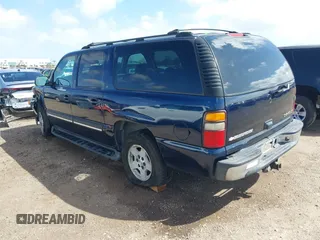 2004 Chevrolet Suburban LT with VIN 3GNEC16T24G290321, listed as a IAAI auction lot 41807808 with 176,964 mi miles. Bid and sale history available at carsss.com. Image 3.