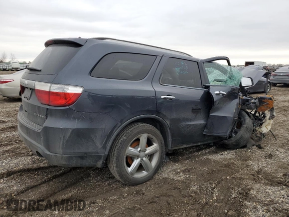 2013 Dodge Durango Citadel z VIN 1C4RDHEG1DC665526, wystawiony jako Copart lot #46321135 z przebiegiem Nie podano mil oraz Szkoda całkowita • Salvage title. Historia ofert i sprzedaży dostępna na DreamBid. Obrazek 3.