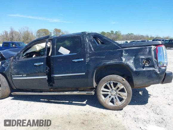 2008 Cadillac Escalade EXT z VIN 3GYFK62828G162725, wystawiony jako IAAI lot #41806673 z przebiegiem Nie podano mil oraz . Historia ofert i sprzedaży dostępna na DreamBid. Obrazek 14.
