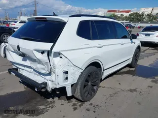 2020 Volkswagen Tiguan SE with VIN 3VV3B7AX8LM063202, listed as a IAAI auction lot 41731419 with 41,241 mi miles. Bid and sale history available at carsss.com. Image 4.